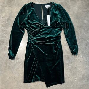 NWT Adelyn Rae Emerald Green Velvet Wrap Dress